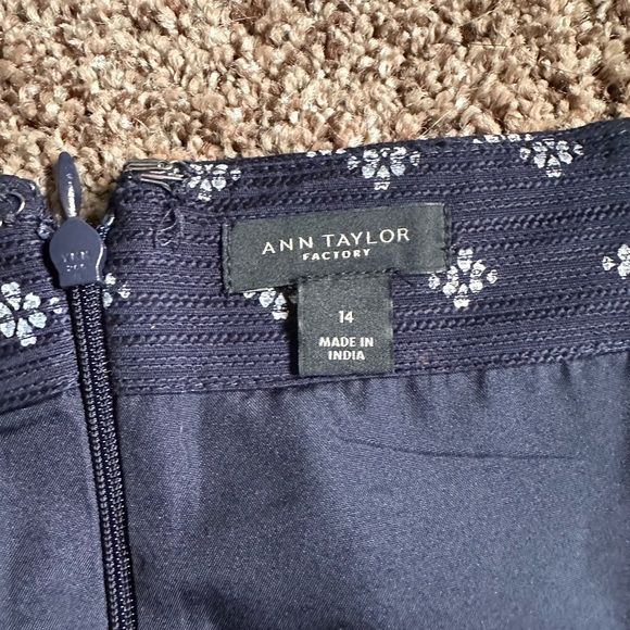 Ann Taylor Factory Navy/white print skirt size 14 - Picture 2 of 2